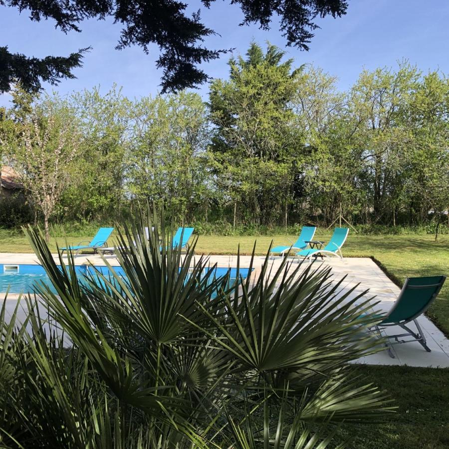 Charming 1-Bed Apartment in Blanzay Esterno foto